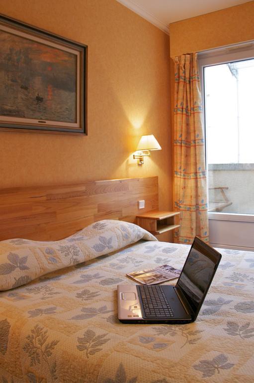 Hotel Sully ノジャン・ル・ロトルー 部屋 写真