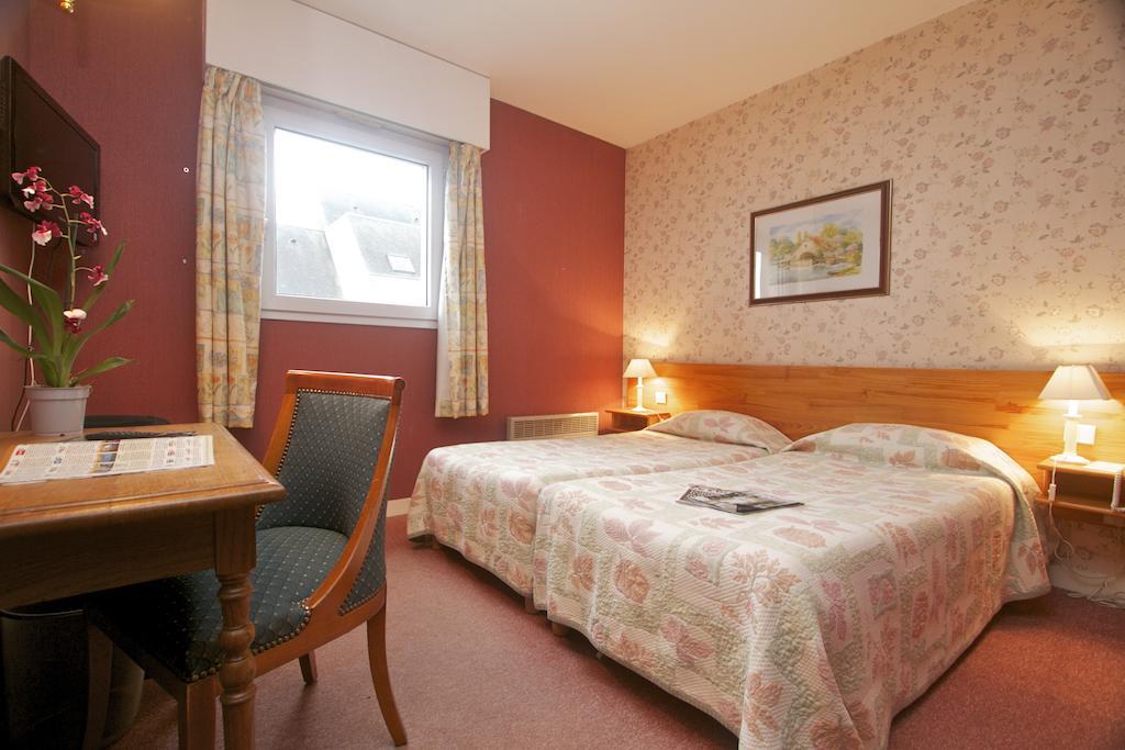 Hotel Sully ノジャン・ル・ロトルー 部屋 写真