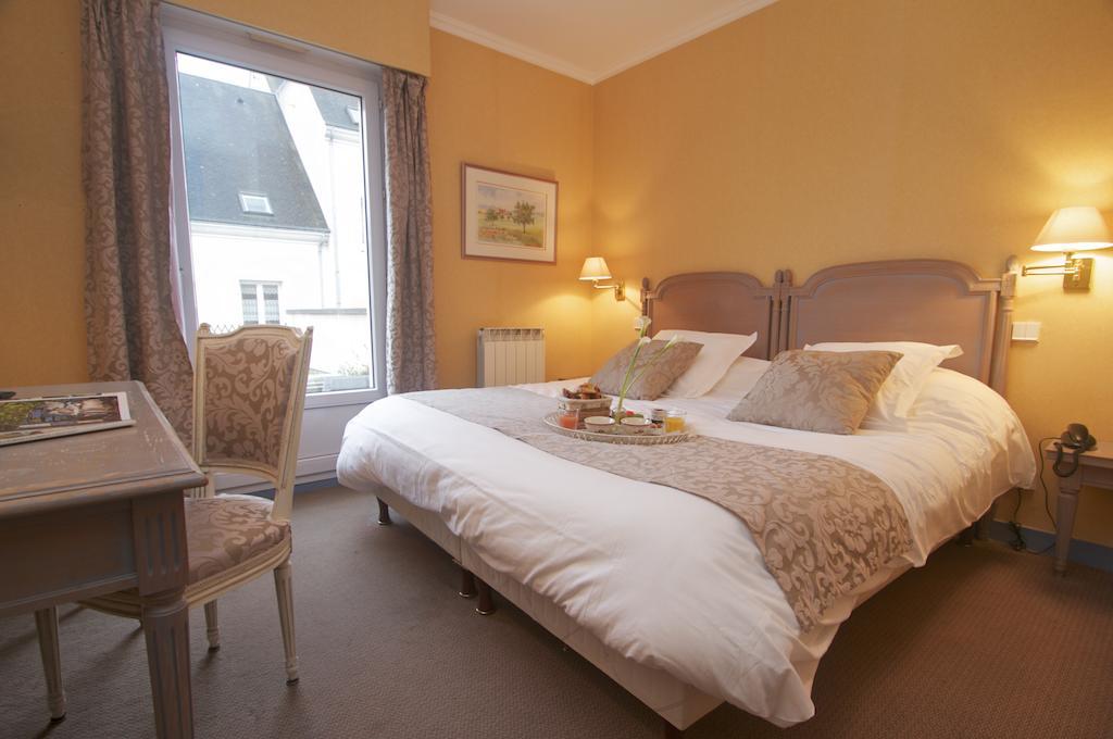 Hotel Sully ノジャン・ル・ロトルー 部屋 写真