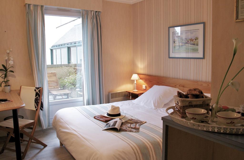 Hotel Sully ノジャン・ル・ロトルー 部屋 写真